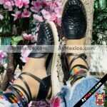 zj00859 Huaraches artesanales color negro con troquel diseño de flor de piso mujer mayoreo fabricante calzado zapatos (1)